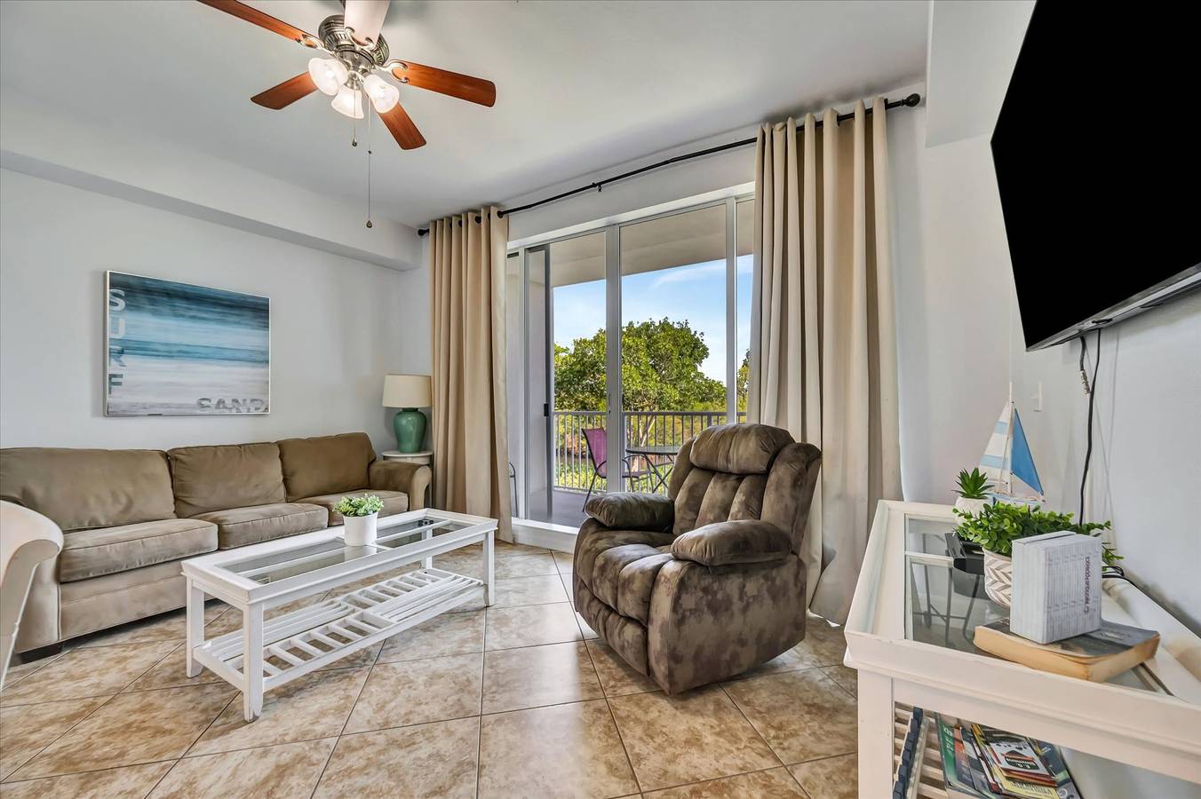 Apartamento entero, Mangrove Waterway View  Sleeps 4  Pool   Courts in Tampa Bay