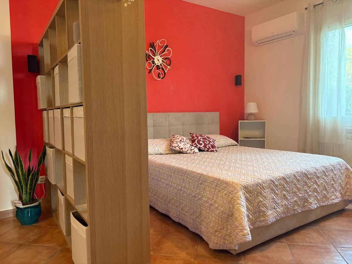 Appartement entier, La porta del sole appartamento nell'oliveto in Seborga, Riviera di Ponente