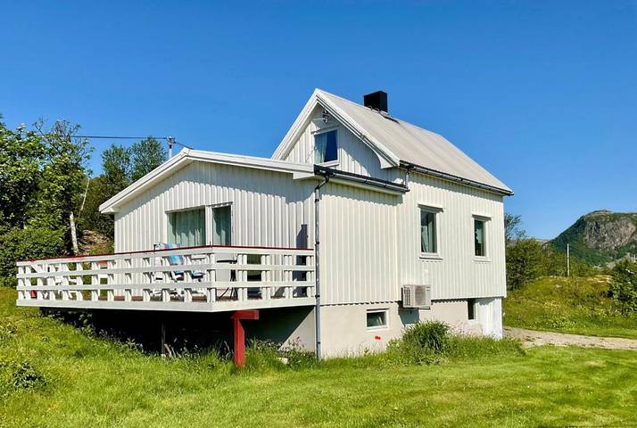 Chalet für 6 Personen, mit Terrasse und Ausblick sowie Garten auf den Lofoten