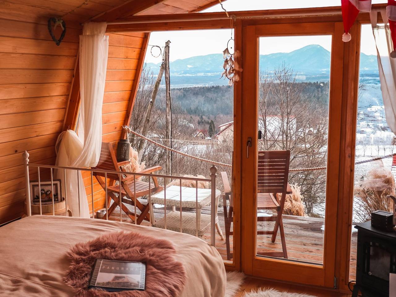 Cały apartament, Rustic Refuge Glamping with Hot-Tub and Sauna - Double room with Terrace in Karavanke in Pohorje, Lower Styria