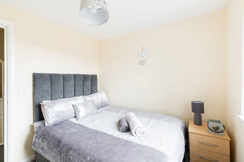 5 bed house with free parking in quiet location in Wolverhampton, Birmingham y alrededores