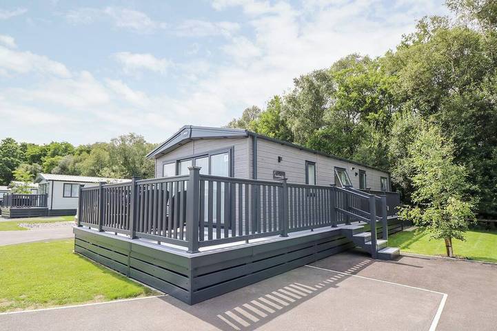 Glamping for 4 people, with garden in Wiltshire