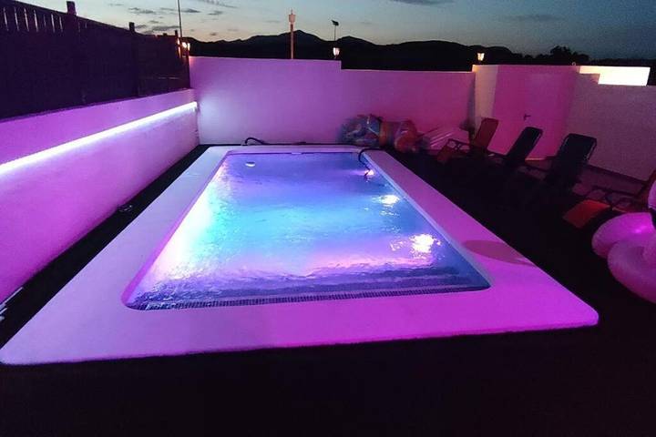 Location de vacances pour 8 personnes, avec jardin et piscine ainsi que vue et terrasse à Monforte del Cid - 4