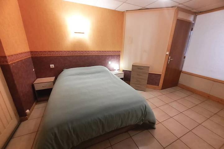 Ganze Wohnung, Large apartment in village center with direct access to ski and hiking trails in Prémanon, Regionaler Naturpark Hochjura