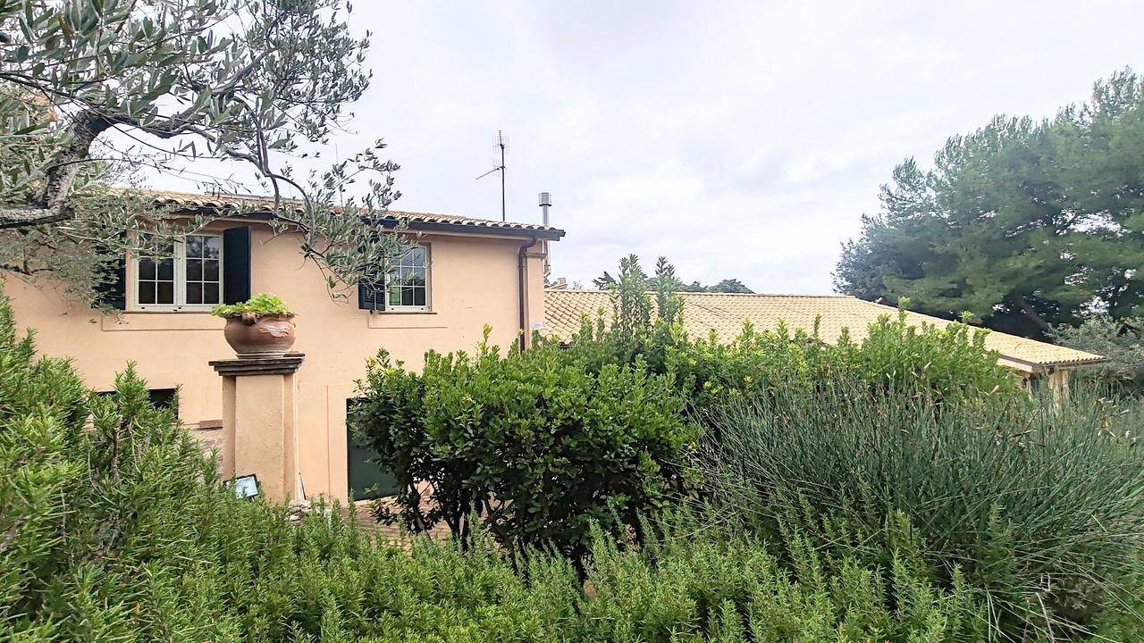 Ferme pour 3 personnes avec piscine in Giano dell'Umbria, Province de Pérouse