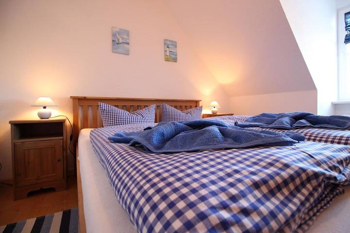 Ferienwohnung für 4 Personen, mit Garten und Ausblick in Mukran
