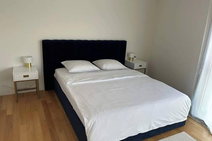 Ganze Wohnung, Stylish 2.5-Room + Basel Card | 6th-Floor Comfort in Basel, Region Basel RDK