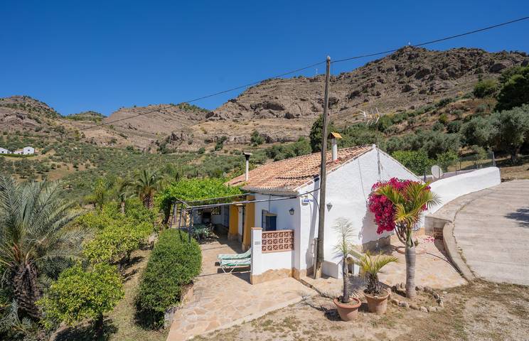 Holiday Home Casa Altavista with Pool, Wi-Fi, Air Conditioning, Terrace & Garden in Álora, Cordillera Penibética