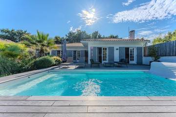 Cottage pour 10 personnes, avec piscine ainsi que jardin et terrasse dans Plage de La Hume