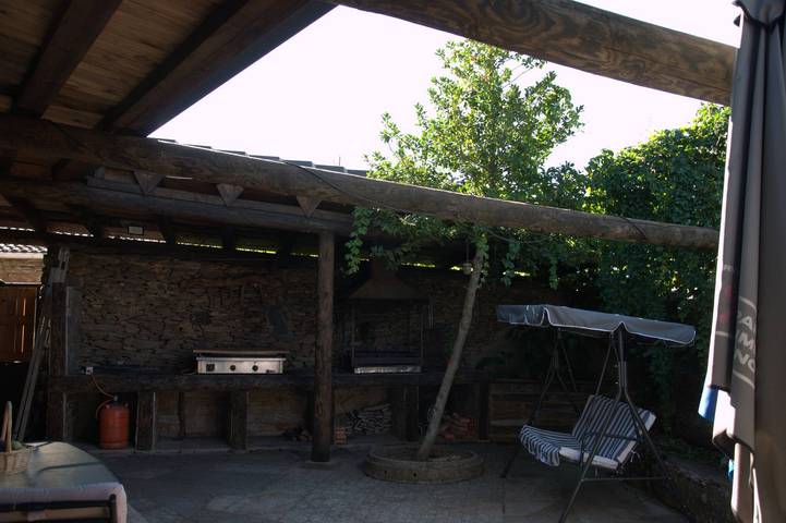 Casa rural 'Complejo Completo Albarcas' con vistas a la montaña, terraza privada y wifi in Villares de Jadraque, Sierra Norte de Guadalajara