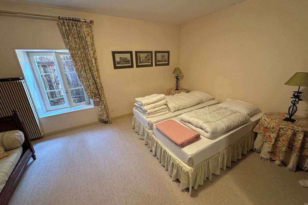 Domaine nature avec étang privé et sauna - 10 couchages - calme absolu 🌲 in Servance, Haute-Saône