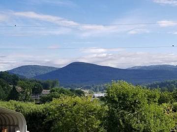 Apartment for 4 Guests in Blue Ridge Mountains, North Carolina, Picture 2