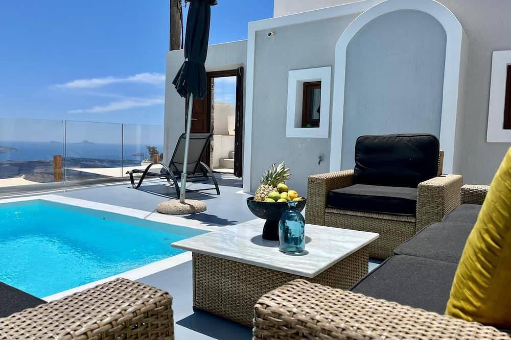 Location,Location,Location,Private Pool, Caldera Views to infinity, daily clean in Imerovigli, Santorini