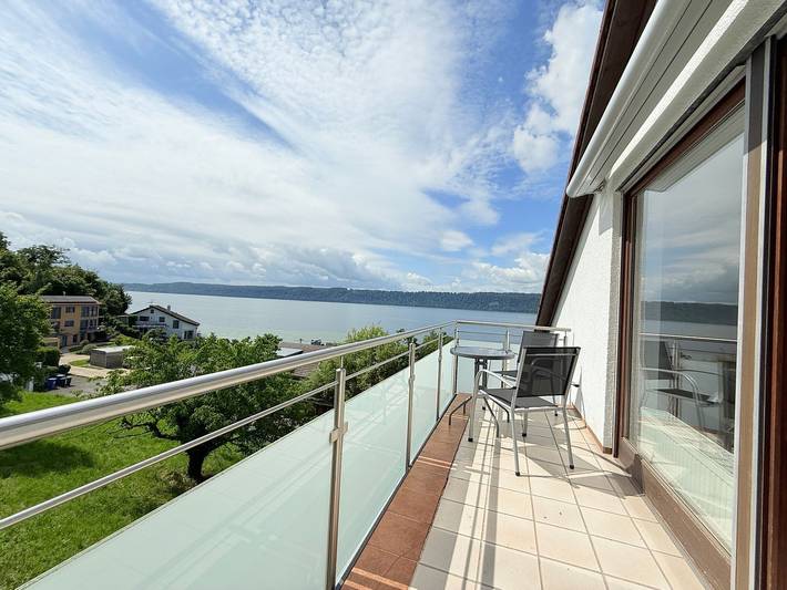 Ferienwohnung für 2 Personen, mit Balkon und Seeblick sowie Ausblick in Obersee (Bodensee)