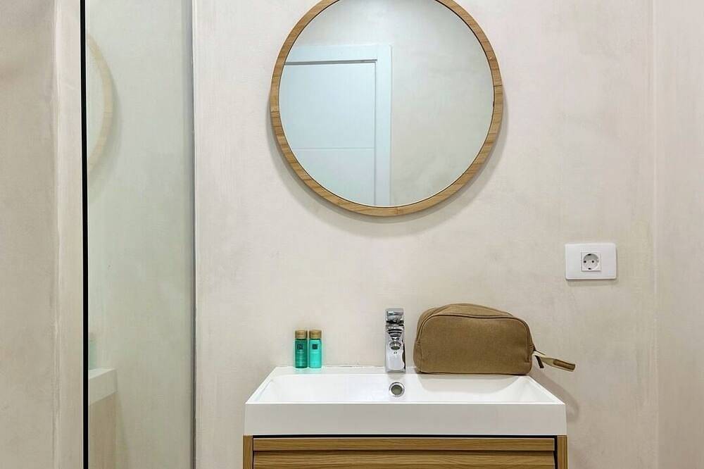 Entire apartment, Canaryislandshost l Orilla I in Famara Beach, Teguise