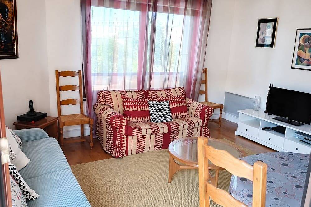 Appartement entier, Epsilona, Paris 13 à 2 min. Balcon + Parking in Le Kremlin-Bicêtre, Val-de-Marne