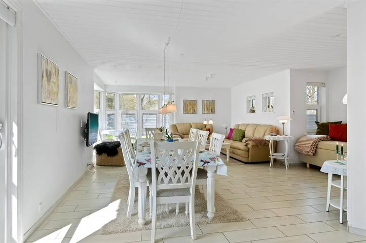 Awesome home in Hals w/ WiFi and 4 Bedrooms in Hou, Aalborg und Umgebung