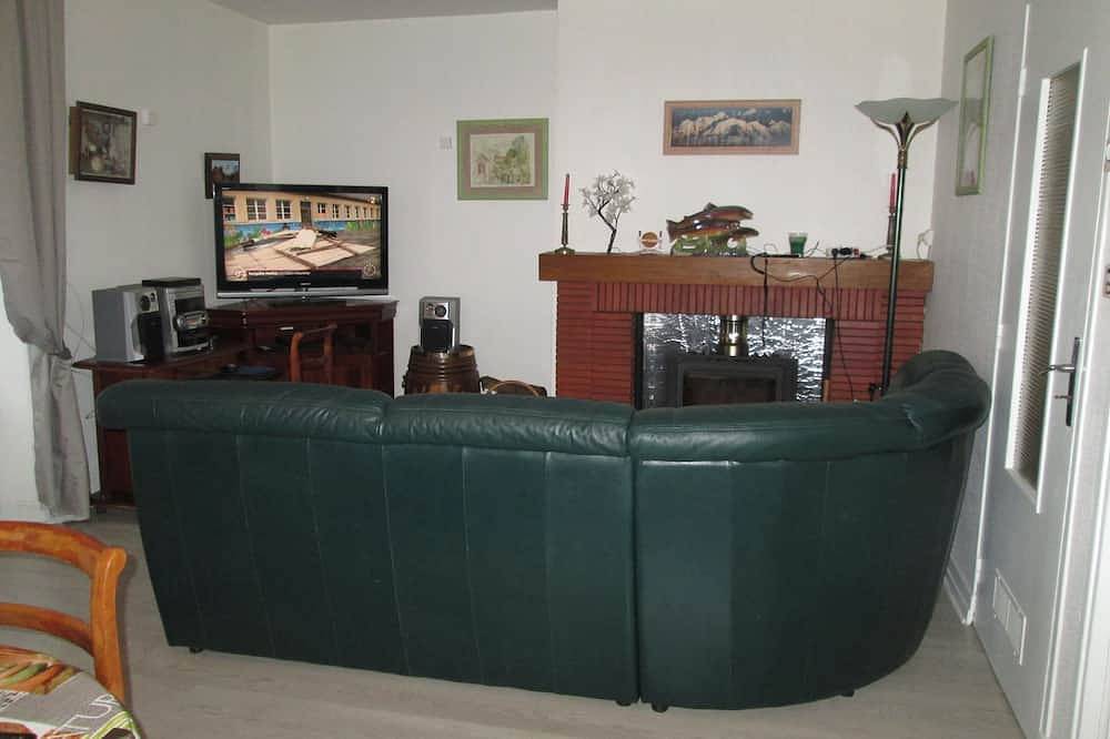 Maison sur le plateau du césallier in Allanche, Parc naturel régional des Volcans d'Auvergne