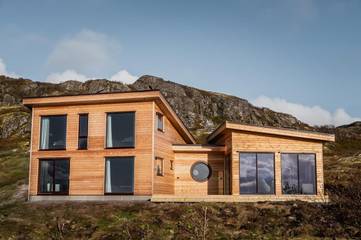 Chalet für 6 Personen, mit Seeblick und Garten sowie Sauna und Ausblick auf den Lofoten