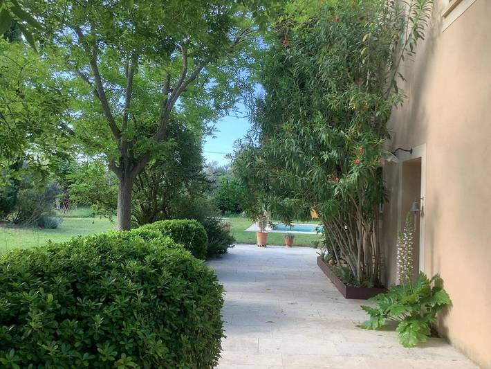 Gîte pour 2 personnes, avec jardin ainsi que piscine et vue à Port-de-Bouc - 3