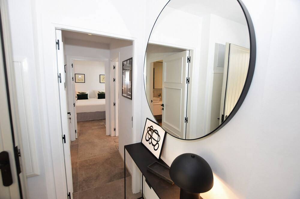 Impresionante villa renovada con vistas a la Playa de los Alemanes. 10 Pax in Playa de los Alemanes, Tarifa