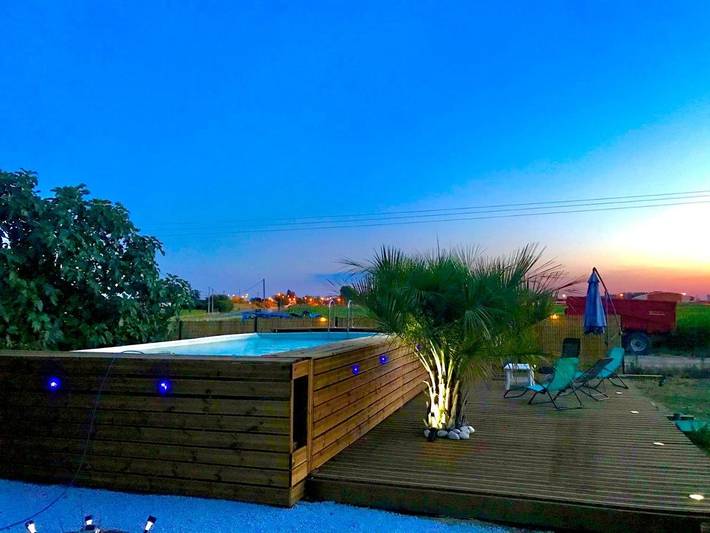 Gîte pour 4 personnes, avec vue et terrasse ainsi que jardin et piscine à Saint-Jory - 2