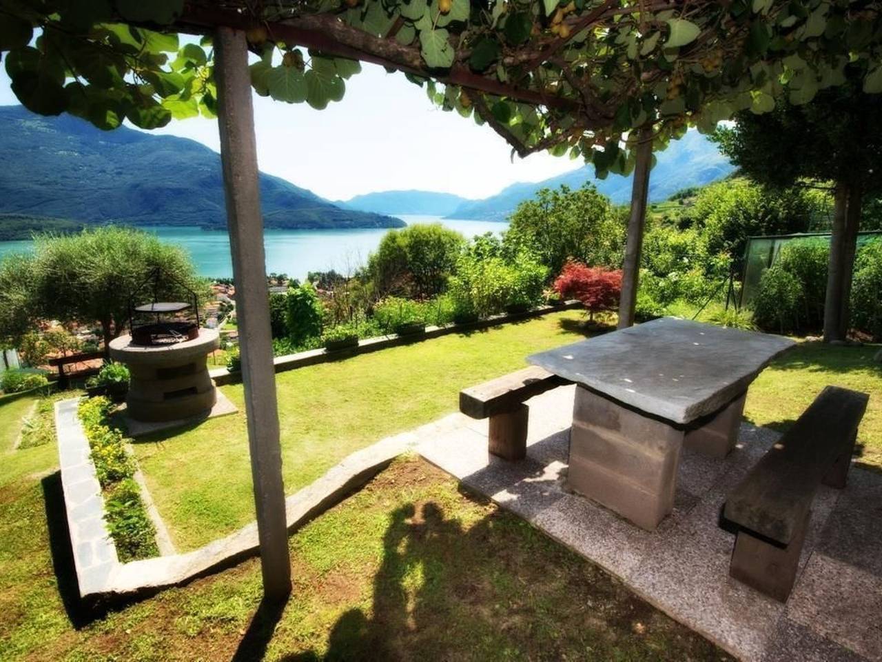 Ganze Wohnung, Casa Luna' Wohnung mit Wasserblick in Vercana, Gemeinde Vercana