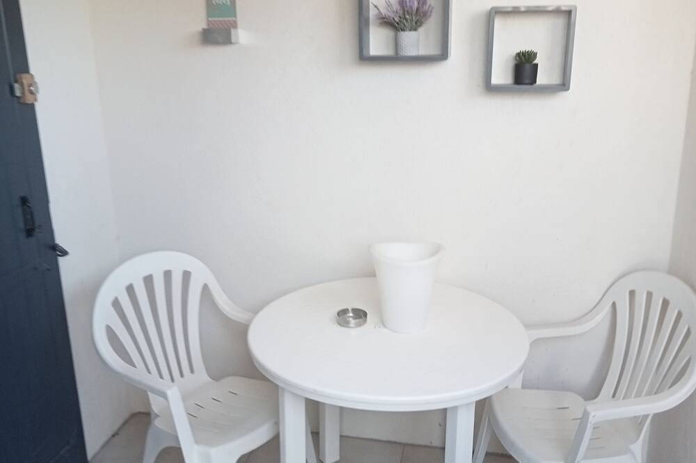 Entire apartment, Getaway in Fontvieille, Arles region