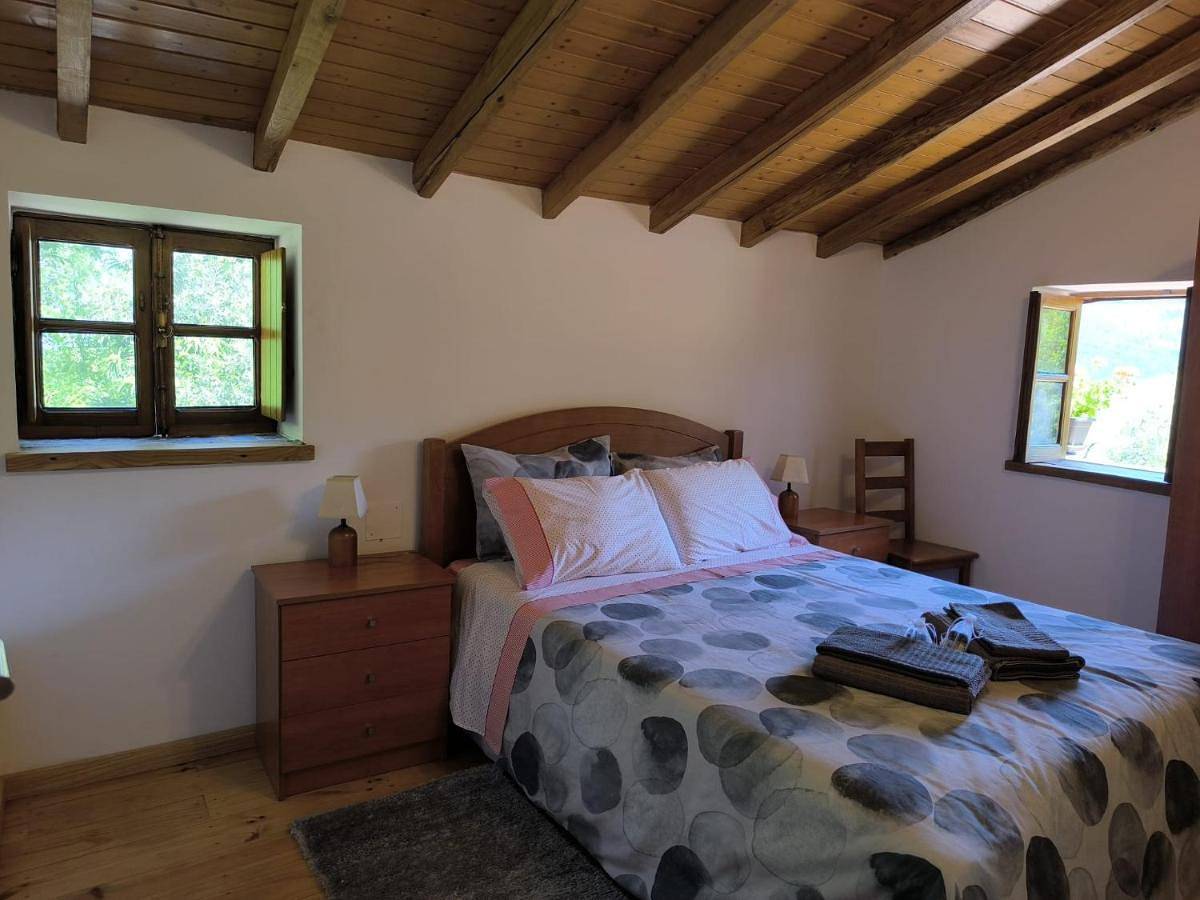 Three-Bedroom House in Lousã, Serra da Lousã