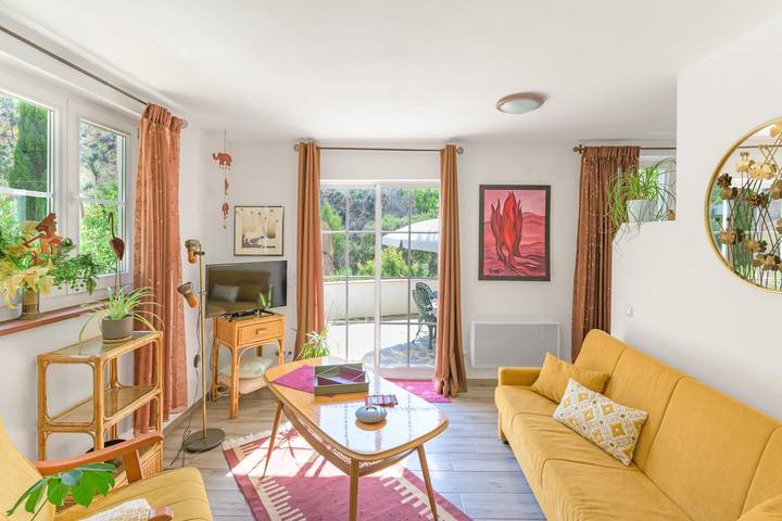 Holiday Home 'Casa Lago - Selão Da Eira' with Lake View, Shared Pool and Wi-Fi in São Teotónio, Costa Alentejana