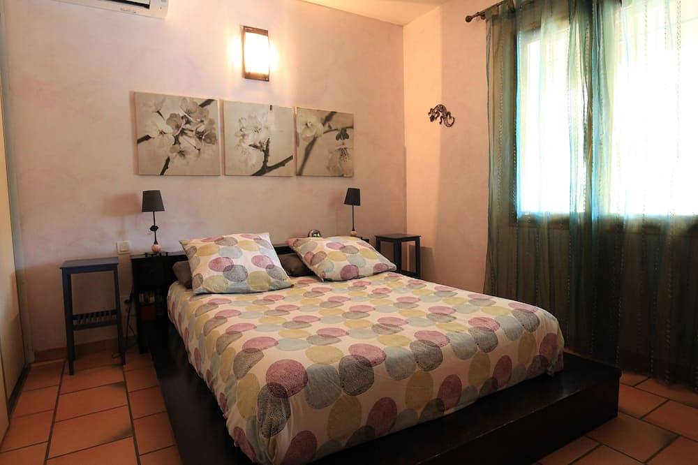 Villa provenzal con piscina, cerca del mar, entre Camargue y Cévennes. in Vergèze, Region de Nimes