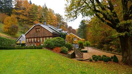 Gîte pour 16 personnes, avec piscine ainsi que sauna et terrasse à Vresse-sur-Semois