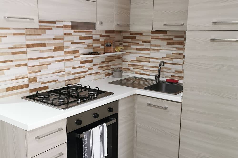 Entire apartment, Mini apartment a stone's throw from the beach with parking space in Montesilvano, Adriatic Coast Abruzzo