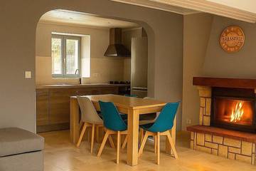 Gîte pour 8 personnes, avec jardin à Niaux