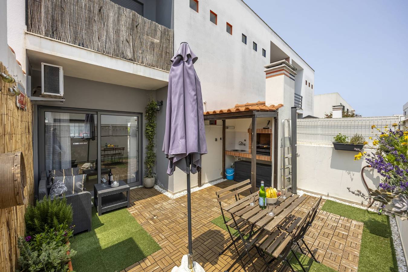 Ganze Wohnung, Ferienwohnung für 4 Personen mit Terrasse in Rogil, Naturpark Südwest-Alentejo und Costa Vicentina