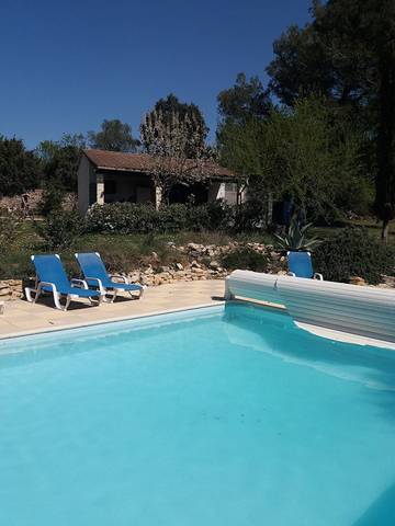 Gîte pour 5 personnes, avec piscine ainsi que jardin et terrasse, animaux acceptés à Bagnols-sur-Cèze