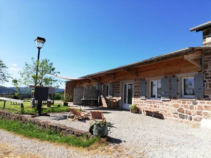 Gîte pour 6 personnes, avec jardin et terrasse à Nauviale
