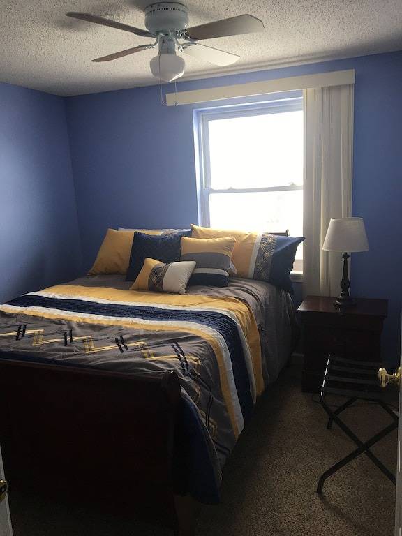 Vacation rental for 10 people, with yard in Buffalo