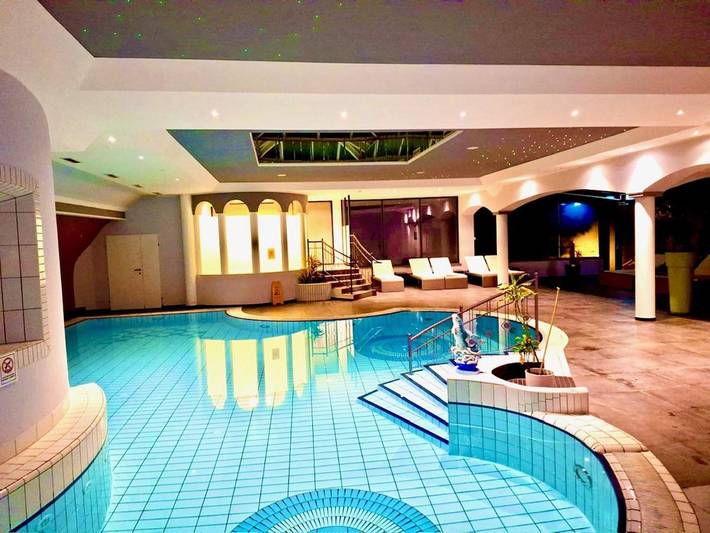 Ferienwohnung für 4 Personen, mit Balkon und Terrasse sowie Garten und Pool in Neusiedl am See