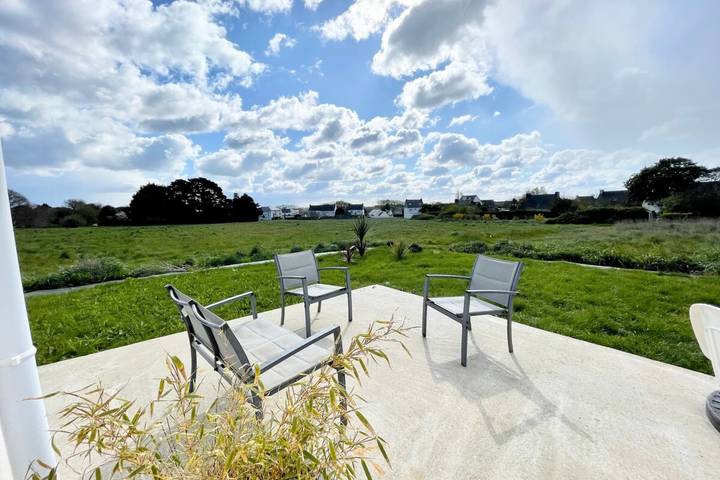 Ferienhaus für 6 Personen mit Terrasse in Locmiquélic, Côte des Mégalithes