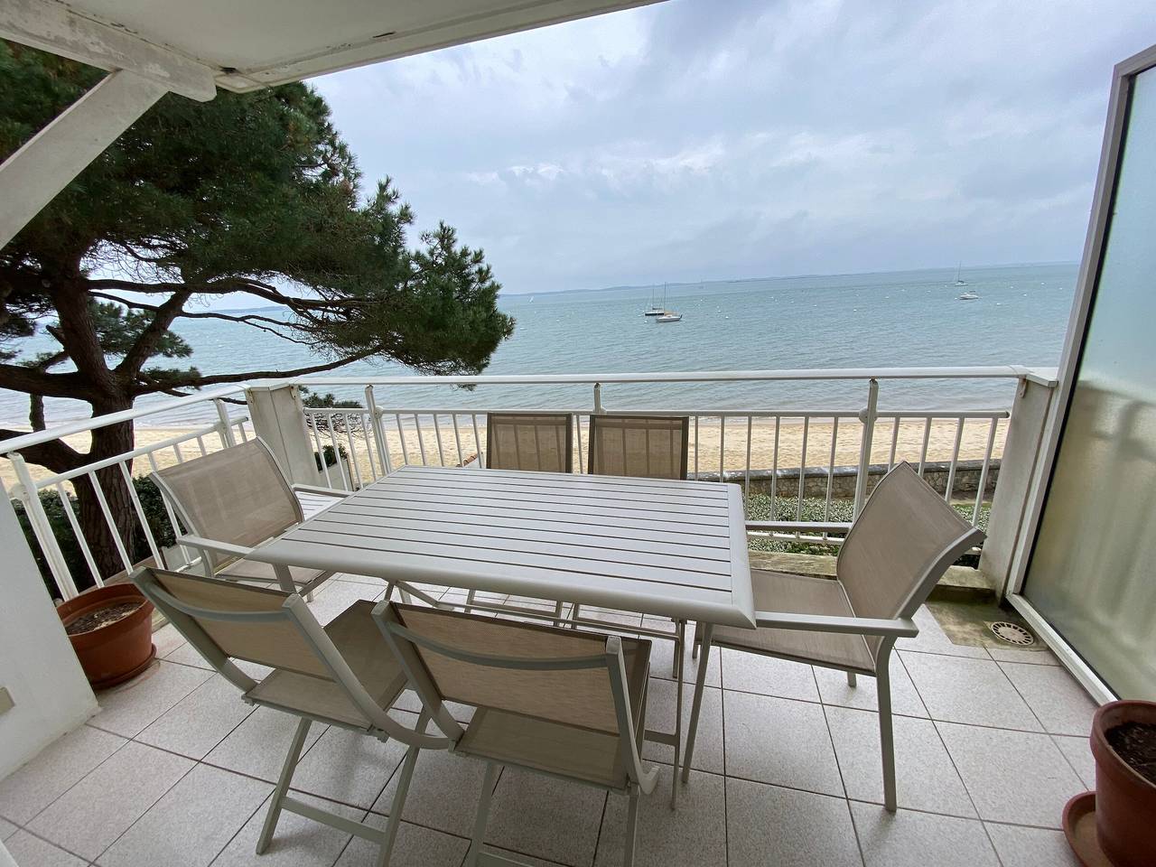 Appartement entier, Appartement T3 en bord de mer avec parking sécurisé et Wifi in Arcachon, Région d'Arcachon