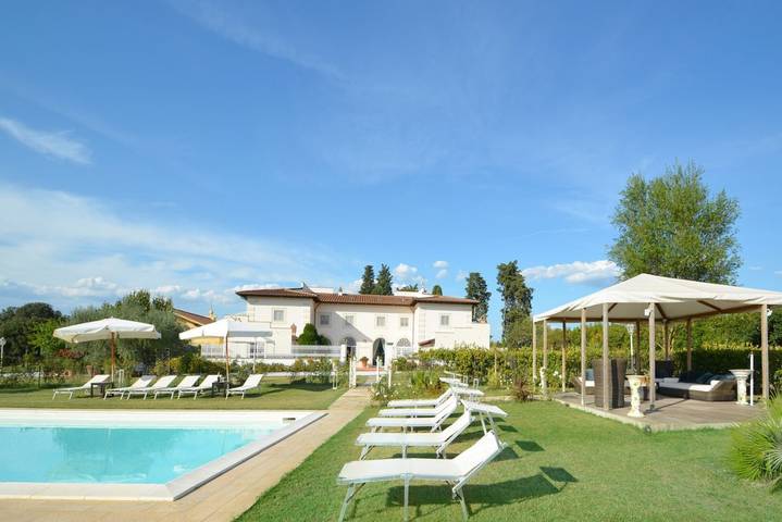 Casa vacanza per 14 persone, con giardino in Signa