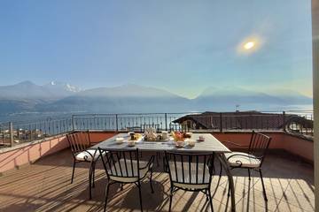 Ferienwohnung für 4 Personen, mit Pool und Seeblick sowie Terrasse, kinderfreundlich in Comune di San Siro