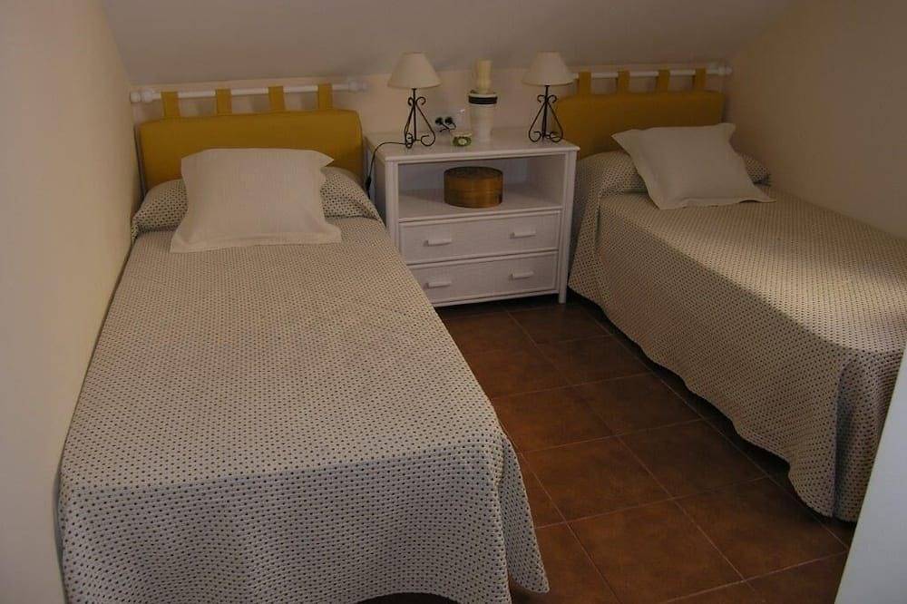 Apartamento entero, Confortable ático ubicado en el centro del campo de golf de Islantilla in Islantilla, Lepe