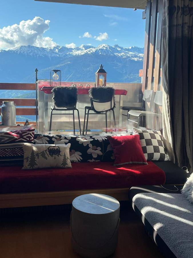 Ferienwohnung für 2 Personen, mit Balkon und Terrasse sowie Garten und Kinderpool in Ayent