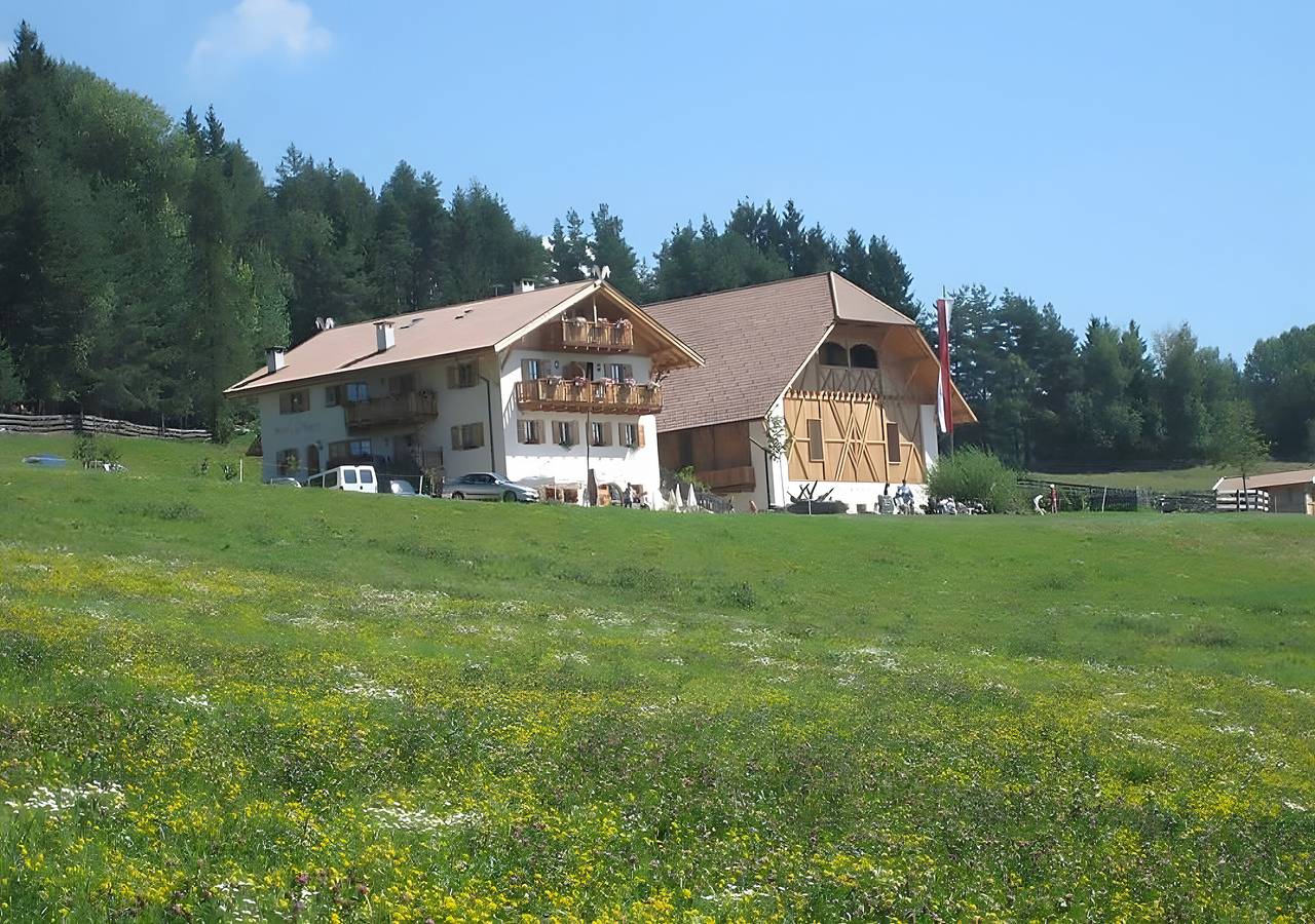 Ganze Wohnung, Apartment 'Malouka' mit Bergblick, Gemeinschaftsterrasse und Wlan in Oberbozen, Ritten