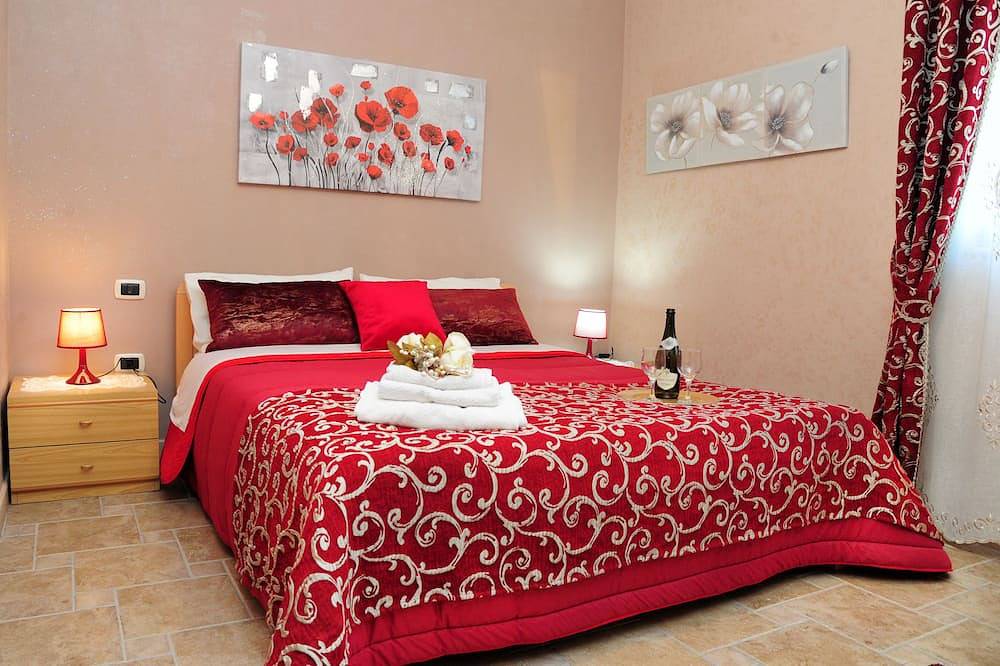 Villa Radiosa fenced pool,air-con,wi-fi,13 pax, toys,Bbq,close to beaches & town in Agrigento, Agrigento Provinz