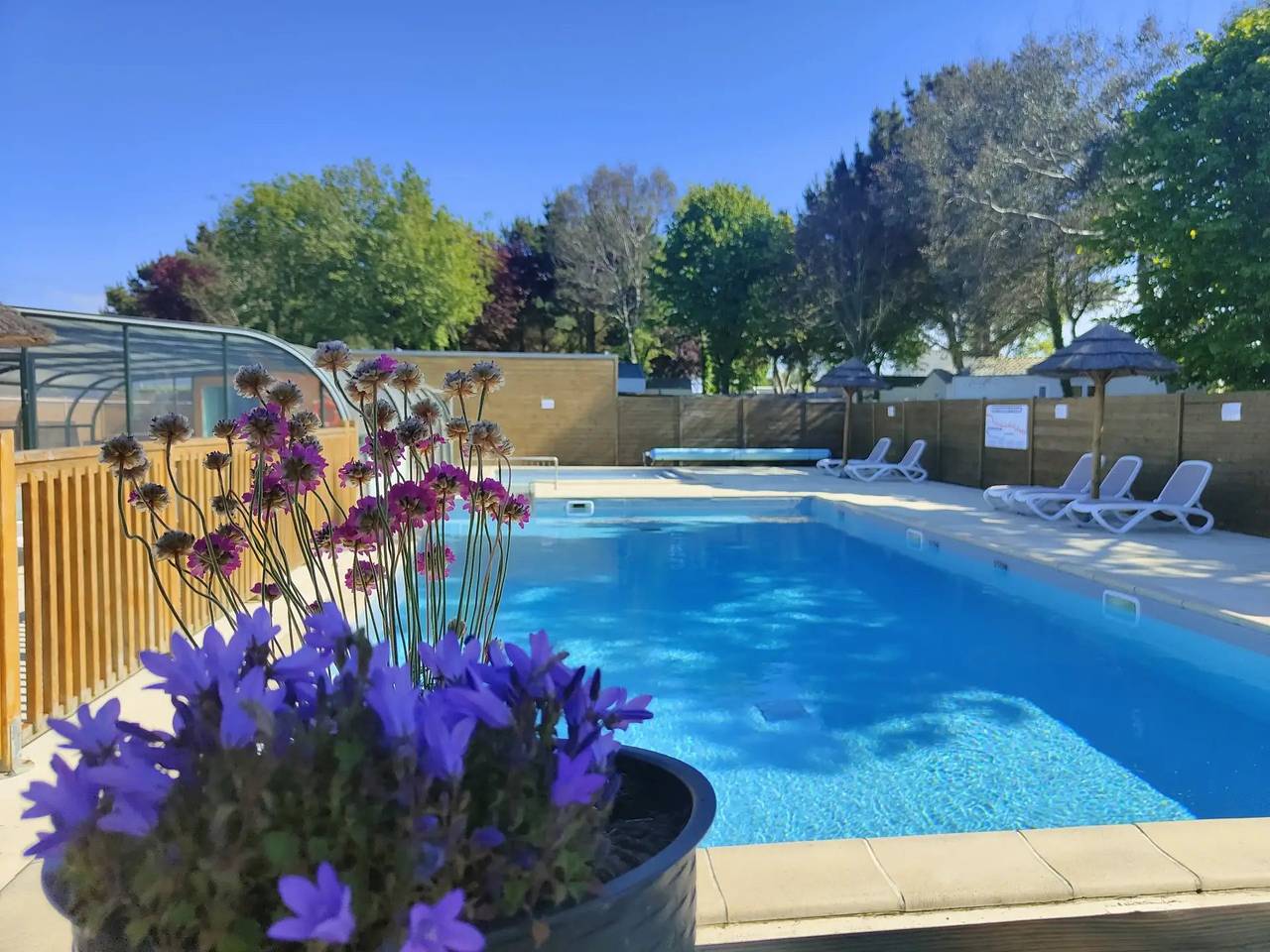 Camping 3 étoiles - Piscine - à 2 minutes des plages in Penvénan, Côte de Granit Rose