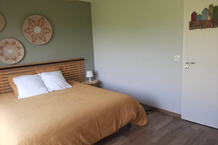 Location de vacances pour 6 personnes, avec jardin ainsi que jacuzzi et balcon à Genêts - 3