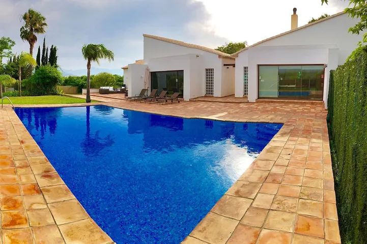 Holiday home for 6 people, with pool and garden as well as terrace, with pets - 1